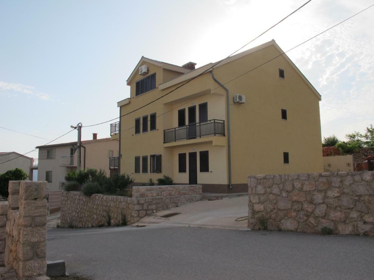 Apartmani Stille Karlobag Exterior photo