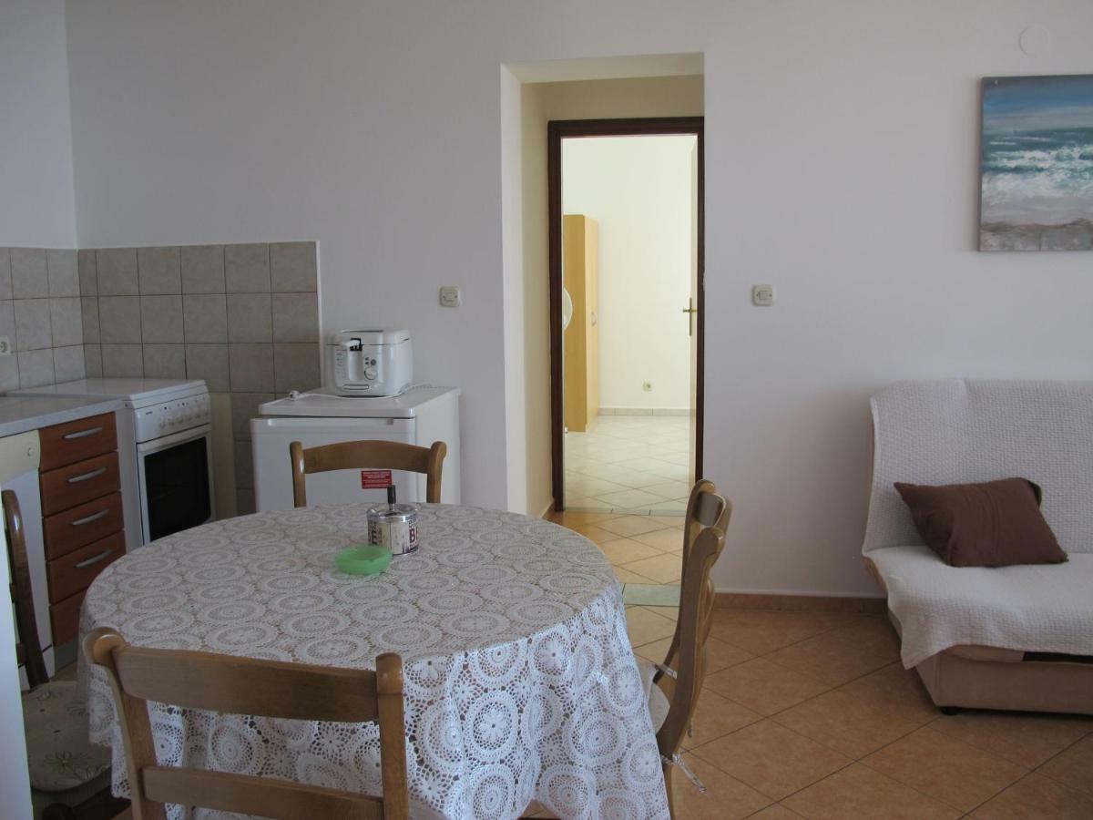 Apartmani Stille Karlobag Exterior photo