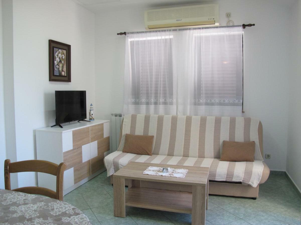Apartmani Stille Karlobag Exterior photo