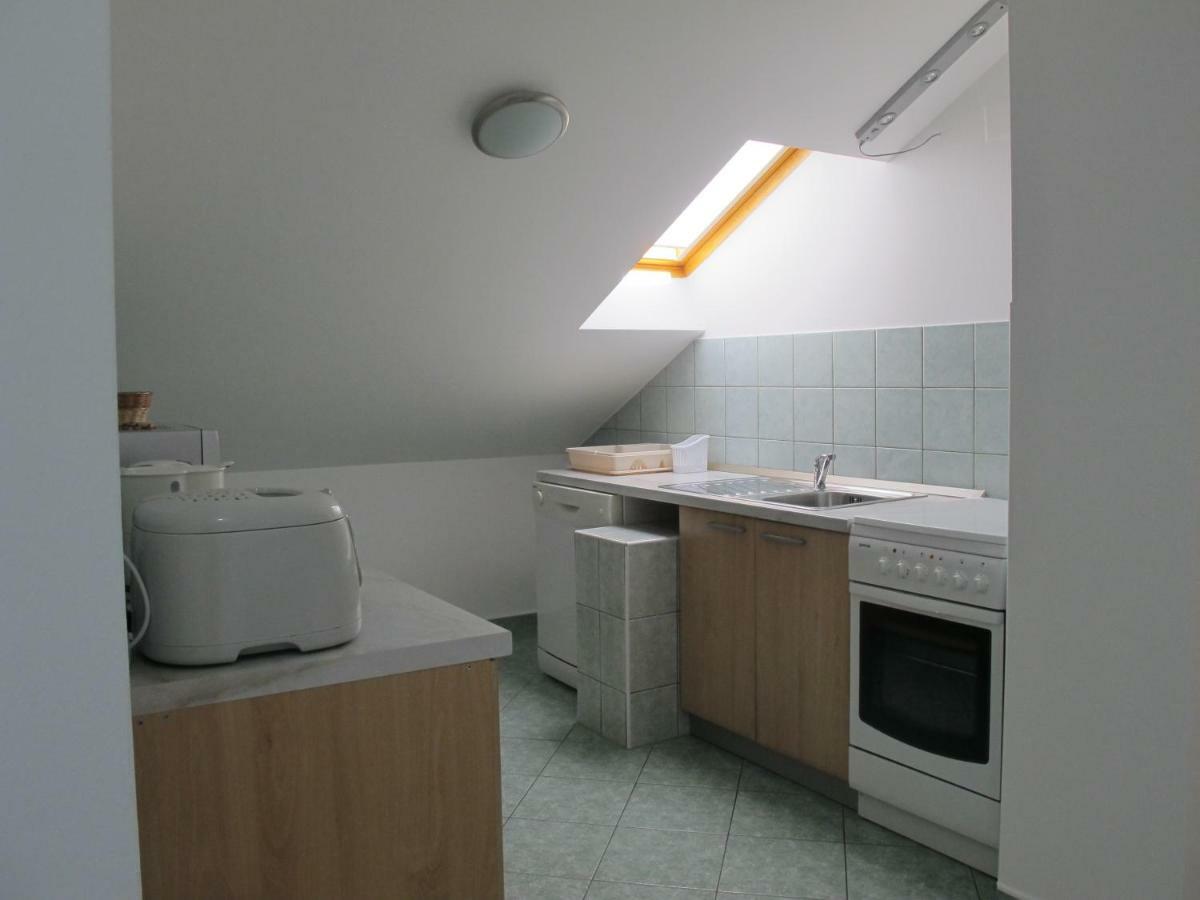 Apartmani Stille Karlobag Exterior photo